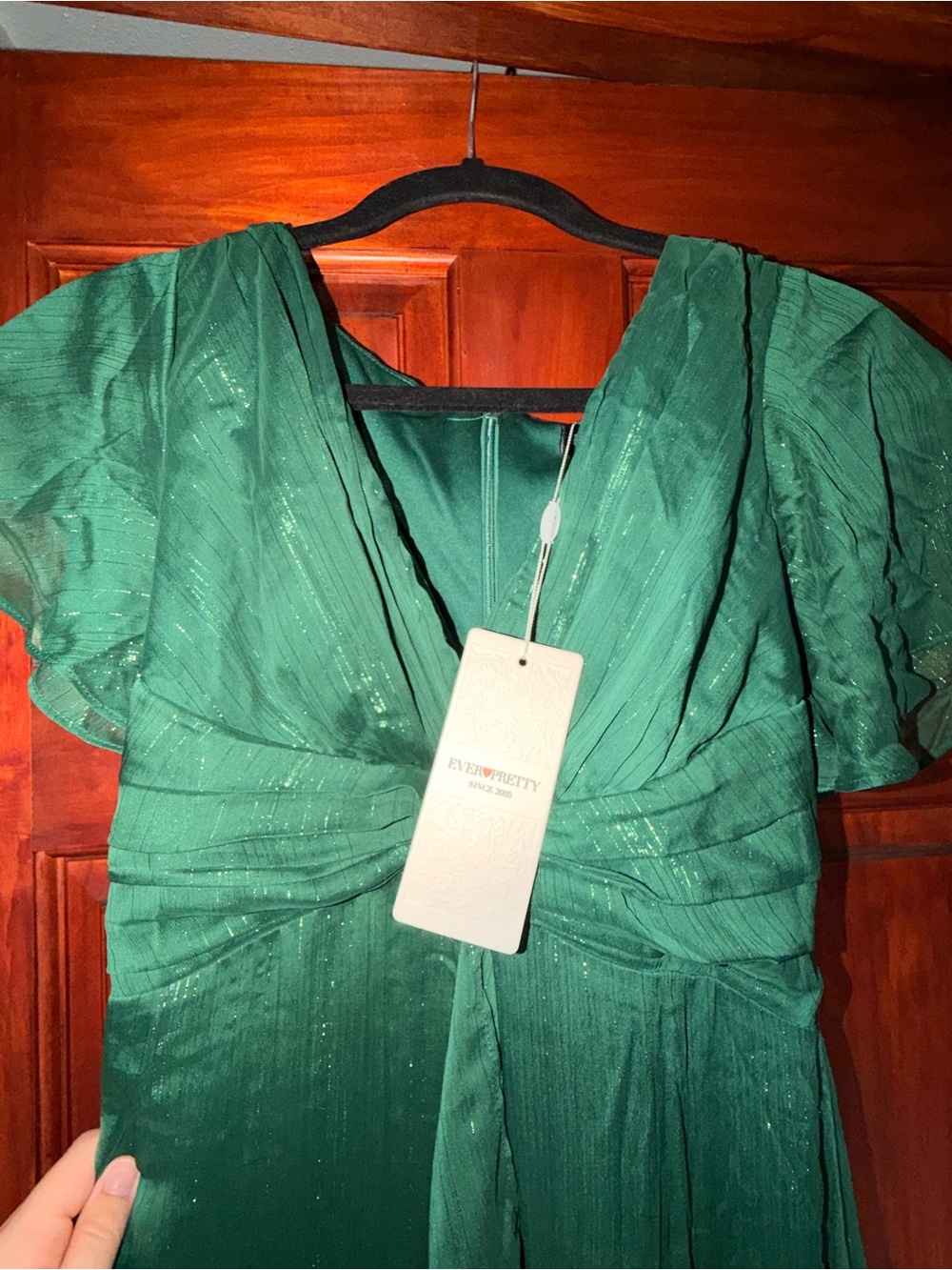 Evergreen Flutter-Sleeve Fairy Dress - Elegant V-Neck - Picture 4 of 6